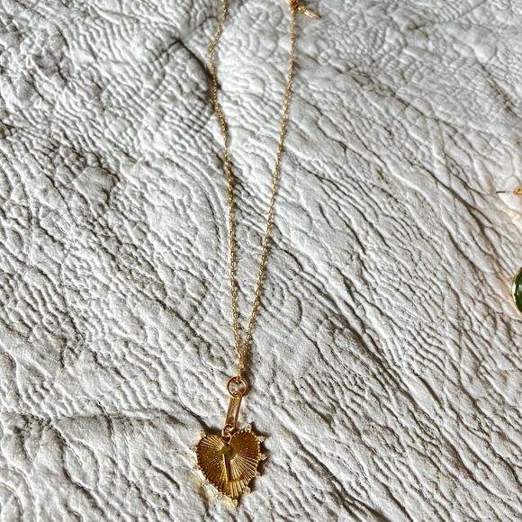 Anthropologie “L” heart necklace, NEVER WORN - Picture 3 of 3